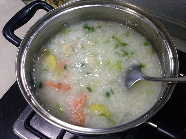 鲜虾海鲜粥的做法_家常菜做法大全有图_家常豆腐的做法