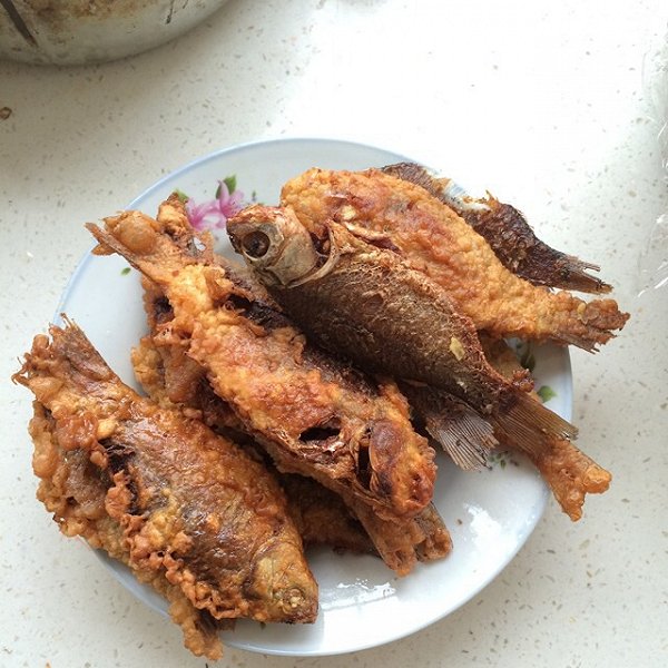 干炸小鲫鱼