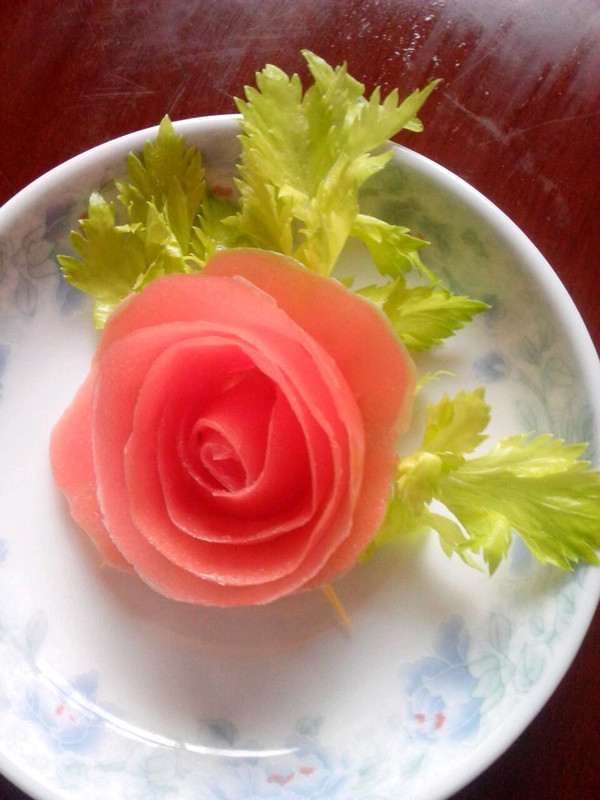 做的西红柿花(可以吃的玫瑰花)的做法