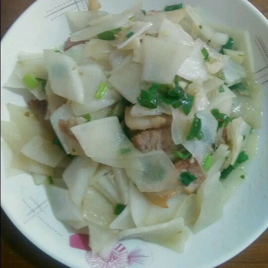 肉炒白萝卜片