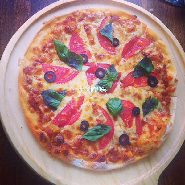 西餐小舞做的玛格丽特披萨的做法