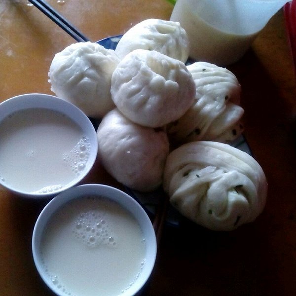 花卷,包子,豆浆