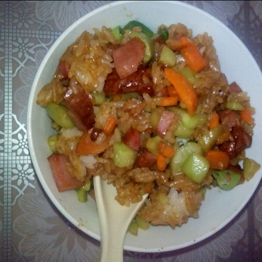 如何做海鲜酱油炒饭_酱油炒饭_虾酱炒饭