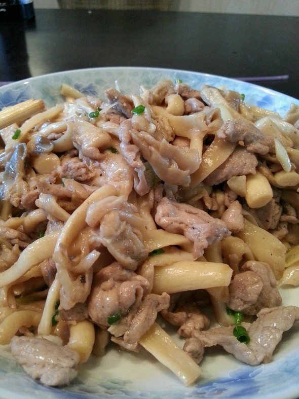 九日平菇炒肉片