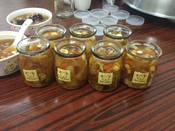 蓝莓子2008做的穷人家的燕窝甜品-冰糖雪梨