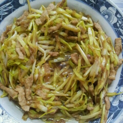 蒜黄炒肉丝