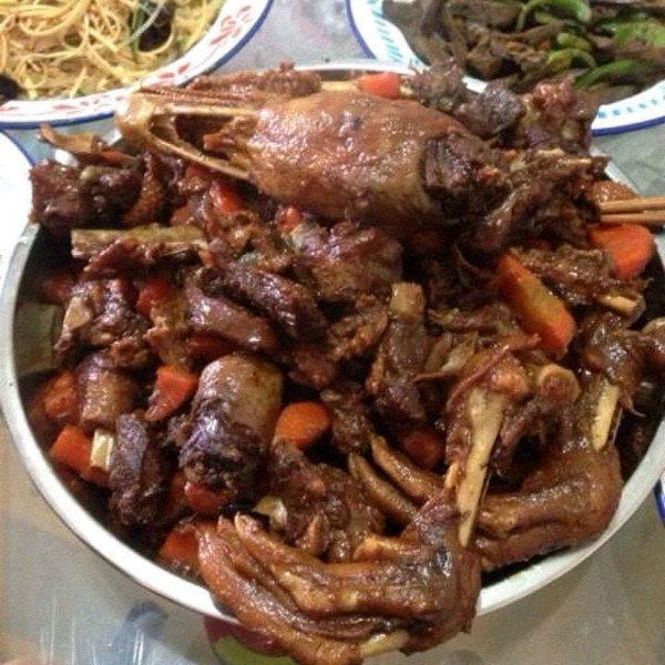 铁锅靠大鹅