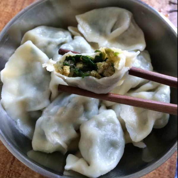 ڽ