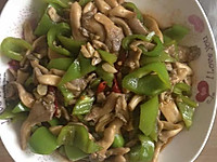 蘑菇炒辣椒