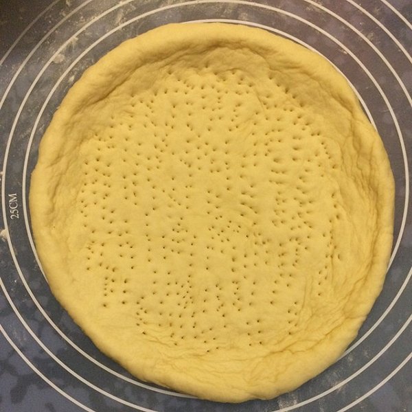 叶子飘不定做的南义厚皮披萨面皮的做法