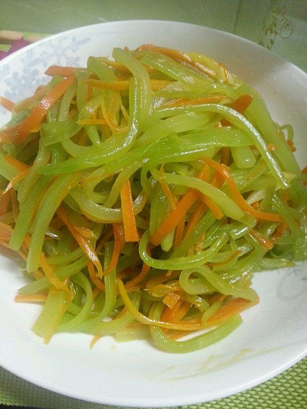 清炒莴笋丝