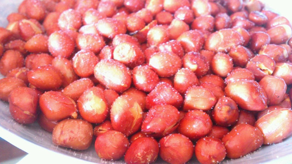 兔兔暧布丁做的油炸花生米的做法